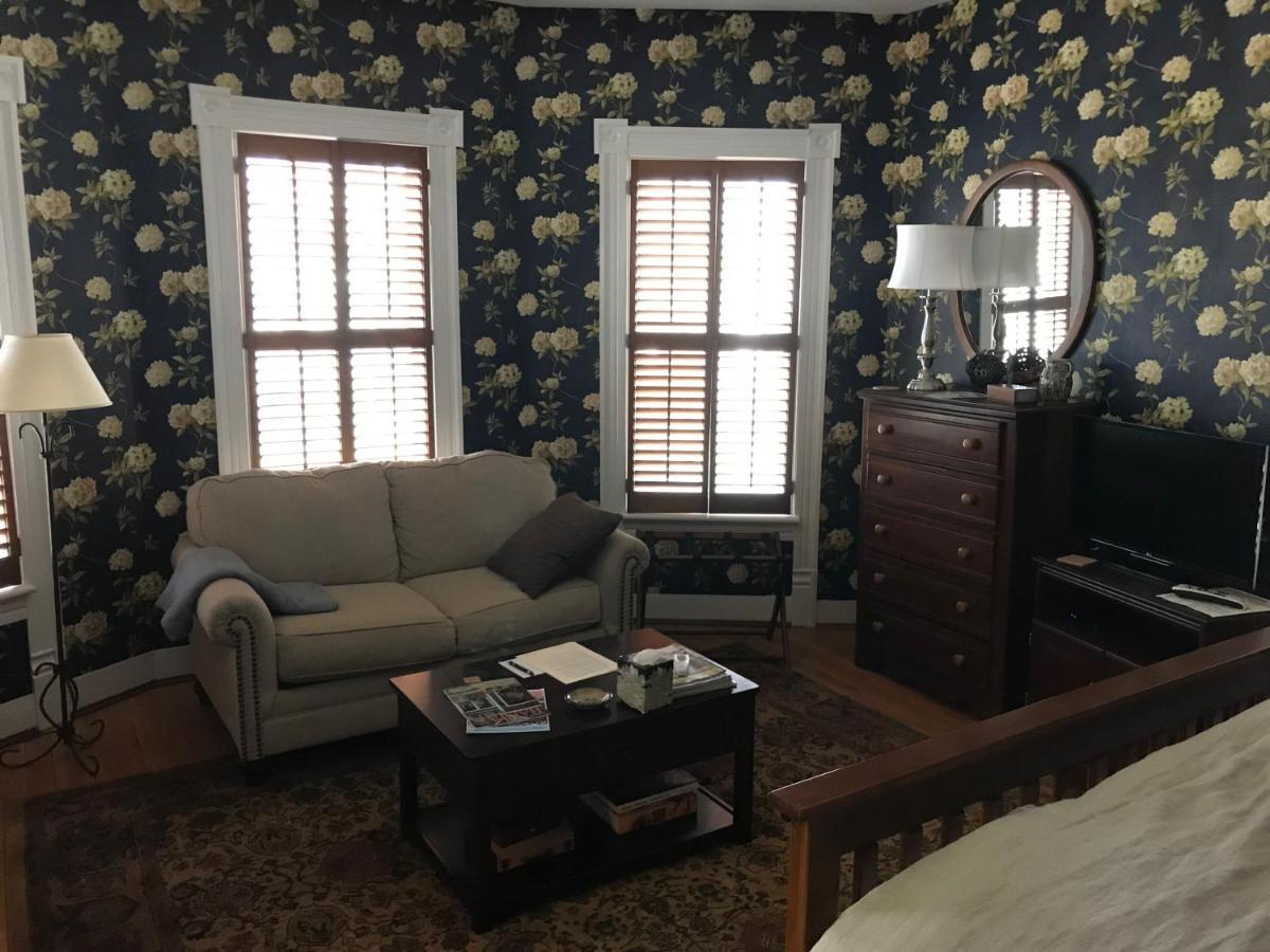 Charles Bass House Bed & Breakfast South Boston Exteriör bild