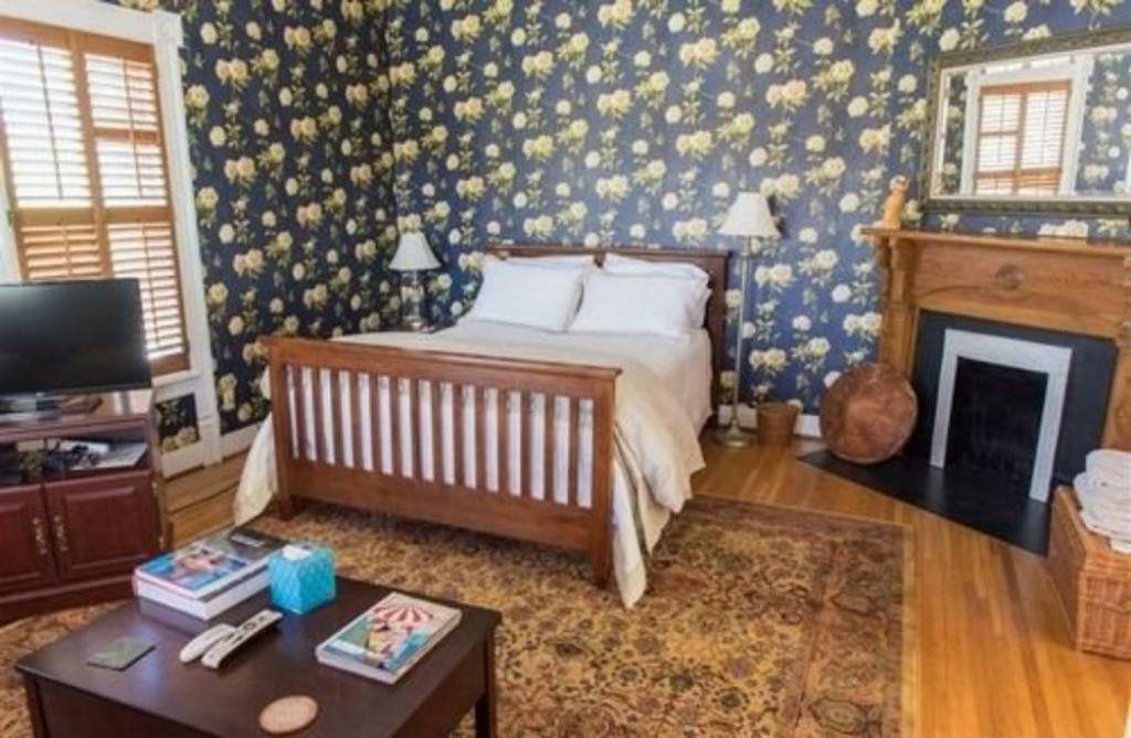Charles Bass House Bed & Breakfast South Boston Exteriör bild